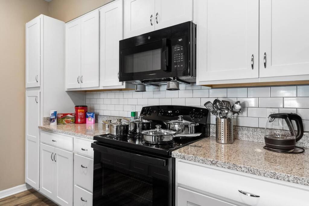 Elegant 1Br/1Ba Condo With Pool, Gym And Laundry Melbourne Buitenkant foto
