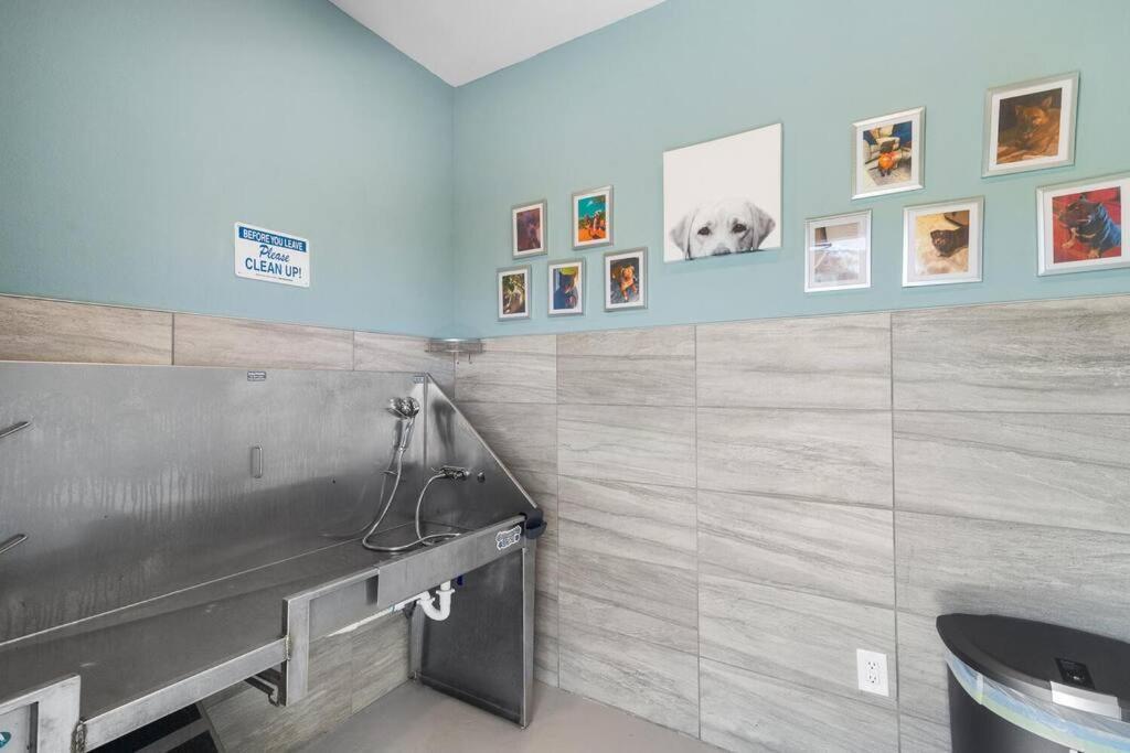 Elegant 1Br/1Ba Condo With Pool, Gym And Laundry Melbourne Buitenkant foto